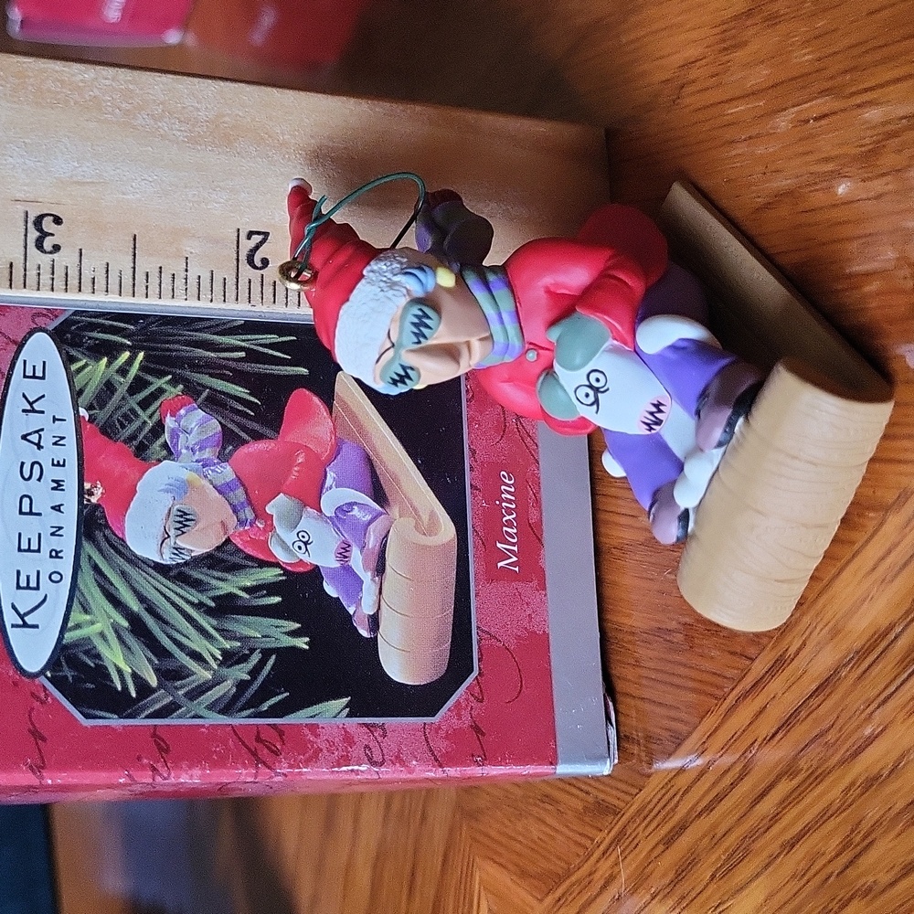 Hallmark "Maxine" 1998 Ornaments - Picture 3 of 8
